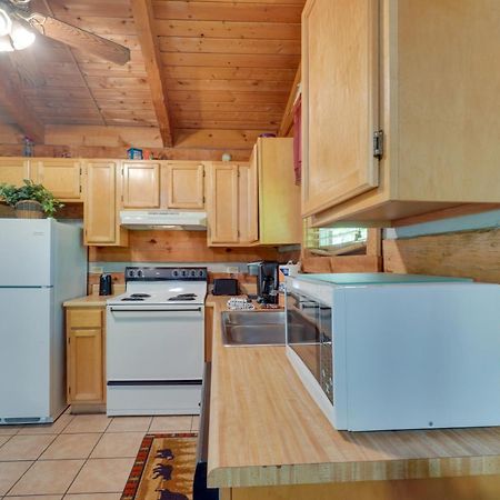 Gatlinburg Cabin With Hot Tub About 6 Mi To Downtown! Eksteriør billede