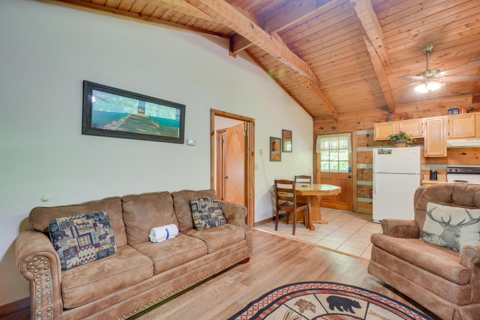 Gatlinburg Cabin With Hot Tub About 6 Mi To Downtown! Eksteriør billede